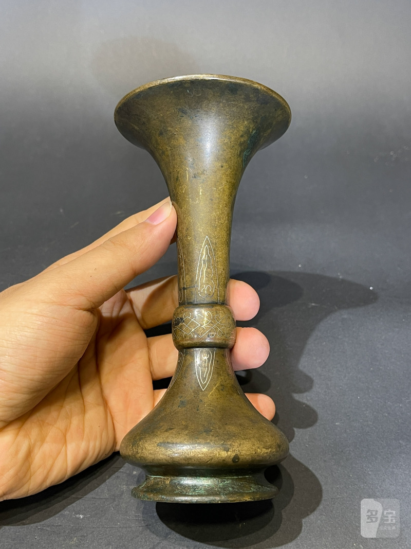 明 铜错银蕉叶纹花觚 - 图4